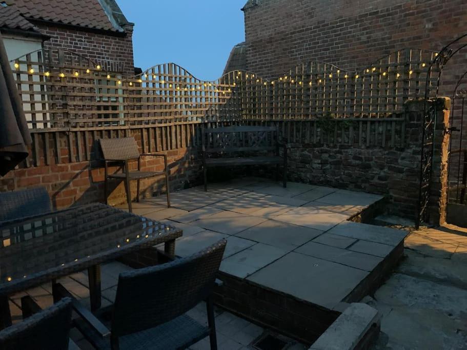 Award Winning Pet Friendly Paddock Cottage Whitby Buitenkant foto